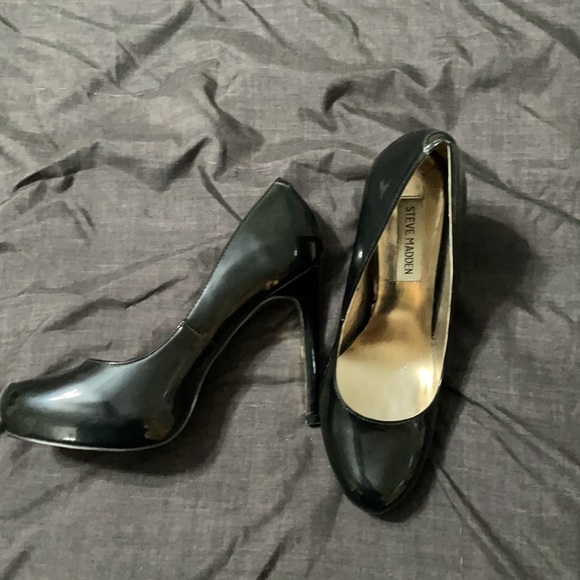 Black Steve madden heels - Picture 3 of 3
